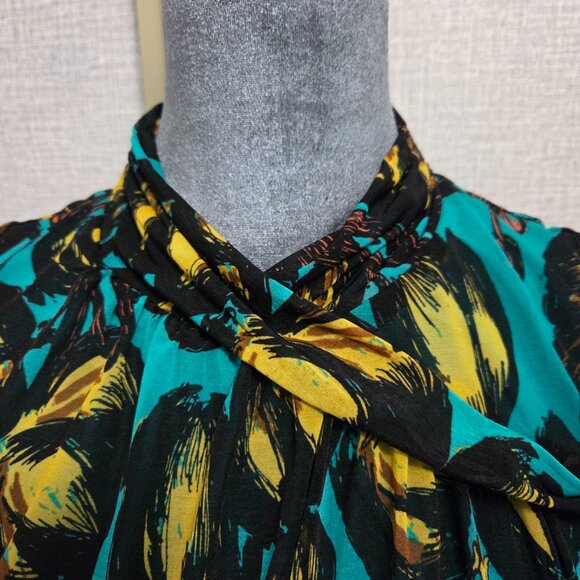 Worthington Flowy Sleeveless Blouse Multicolor Floral Design– Size 1X - Picture 2 of 9